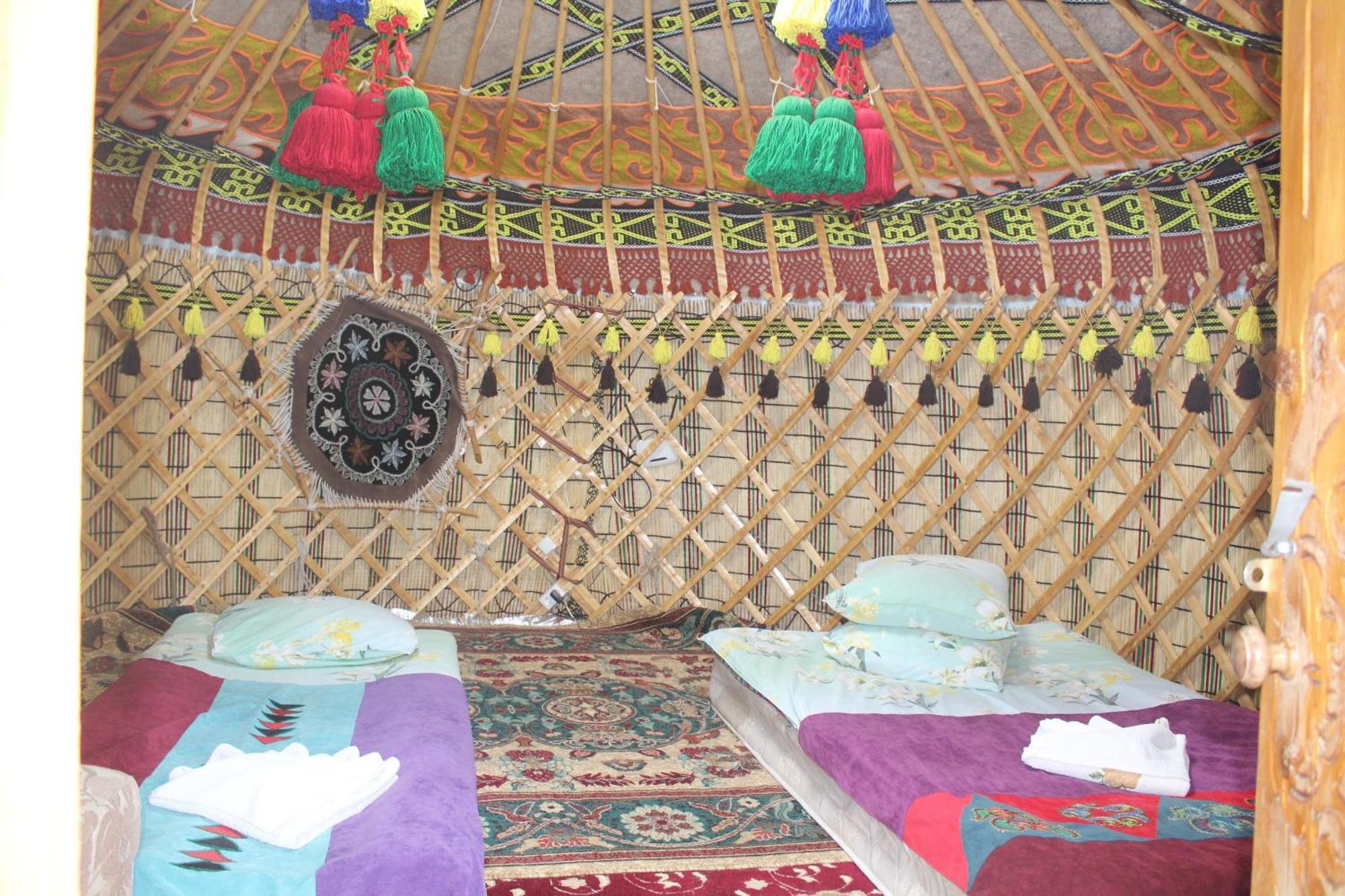 Guest House Emily Bokonbayevo ภายนอก รูปภาพ