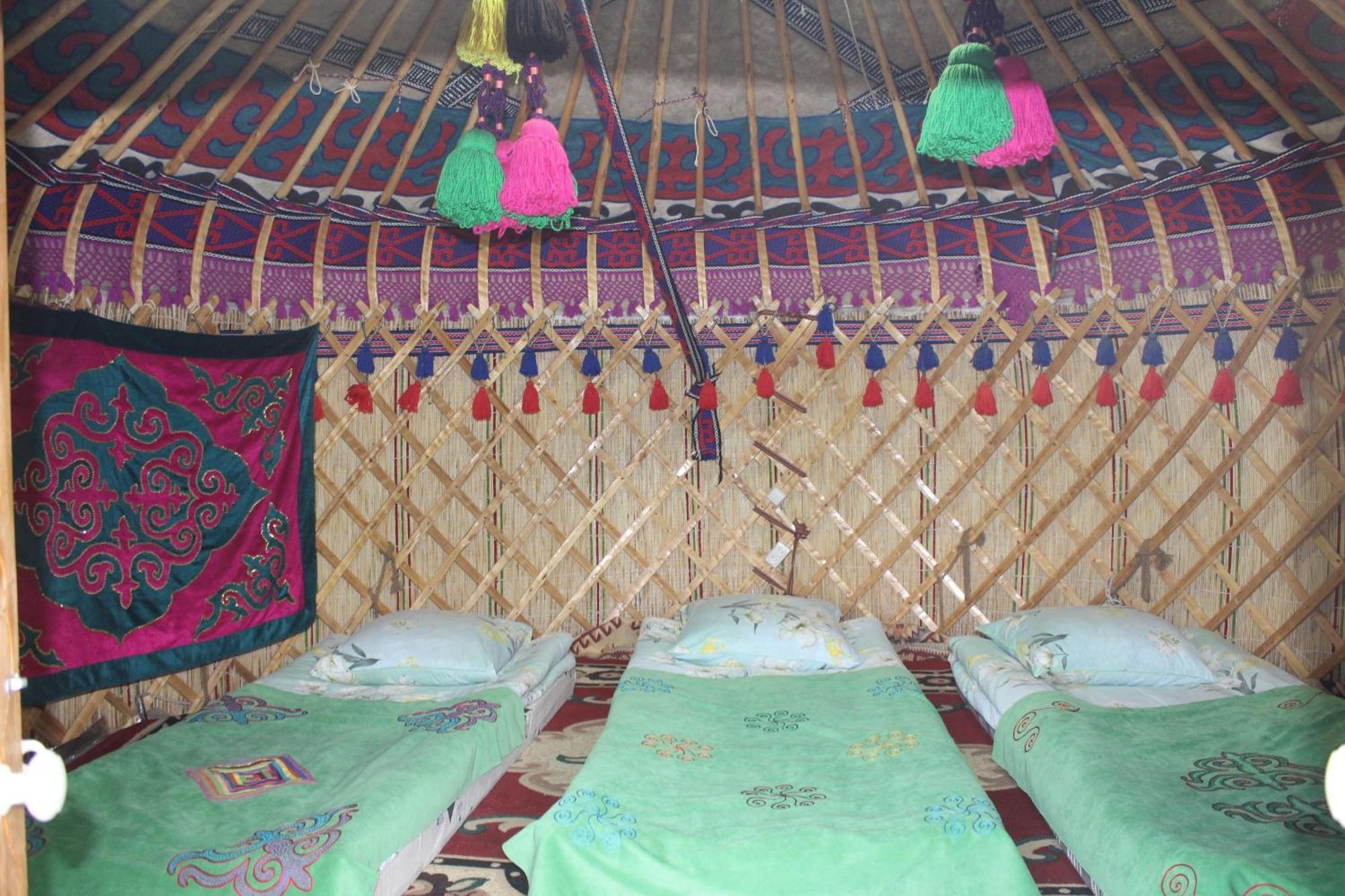 Guest House Emily Bokonbayevo ภายนอก รูปภาพ
