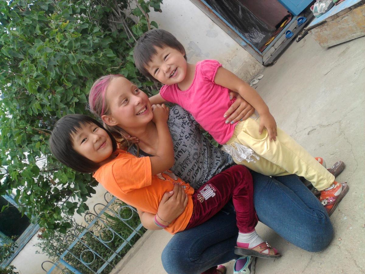 Guest House Emily Bokonbayevo ภายนอก รูปภาพ